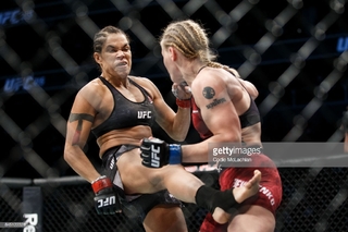 Amanda Nunes feet photo 7