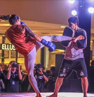 Amanda Nunes feet photo 2