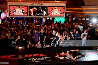 Amanda Nunes feet photo 10