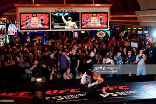 Amanda Nunes feet photo 9