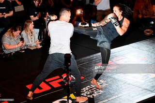 Amanda Nunes feet photo 8