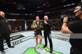 Amanda Nunes feet photo 16