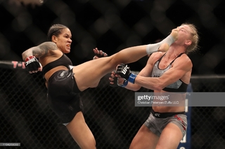 Amanda Nunes feet photo 12