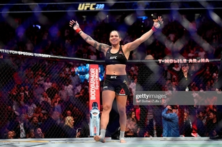 Amanda Nunes feet photo 9
