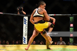 Amanda Nunes feet photo 5