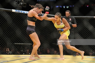 Amanda Nunes feet photo 18