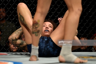 Amanda Nunes feet photo 8