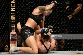 Amanda Nunes feet photo 7