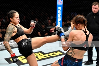 Amanda Nunes feet photo 2