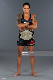 Amanda Nunes feet photo 9