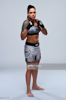 Amanda Nunes feet photo 5