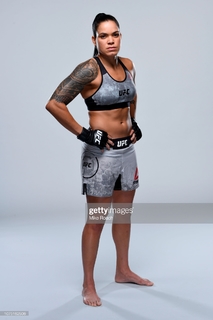 Amanda Nunes feet photo 4