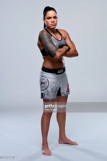 Amanda Nunes feet photo 3