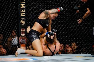 Amanda Nunes feet photo 2