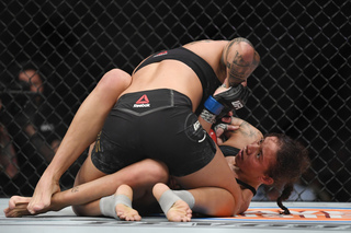 Amanda Nunes feet photo 17