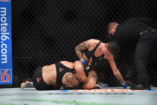 Amanda Nunes feet photo 16