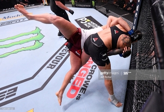 Amanda Nunes feet photo 10