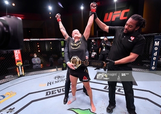 Amanda Nunes feet photo 4