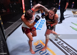 Amanda Nunes feet photo 3