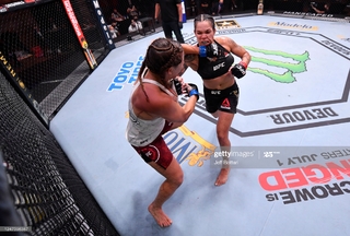 Amanda Nunes feet photo 1