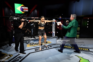 Amanda Nunes feet photo 14