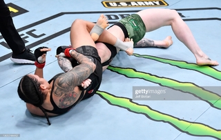 Amanda Nunes feet photo 13