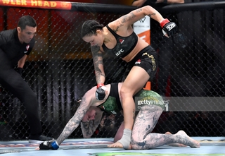 Amanda Nunes feet photo 7