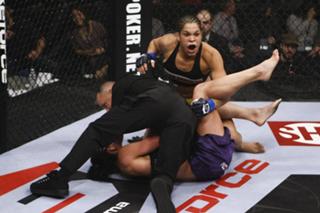 Amanda Nunes feet photo 19