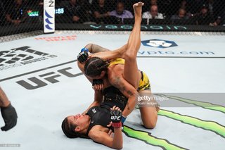 Amanda Nunes feet photo 18