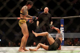 Amanda Nunes feet photo 17