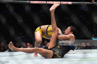 Amanda Nunes feet photo 15