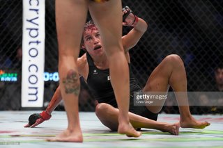 Amanda Nunes feet photo 14