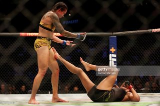 Amanda Nunes feet photo 13