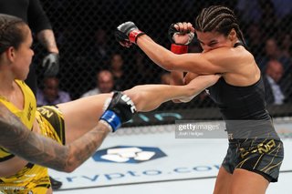 Amanda Nunes feet photo 8
