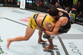 Amanda Nunes feet photo 7