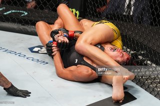 Amanda Nunes feet photo 6