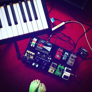 Amanda Palmer feet photo 20