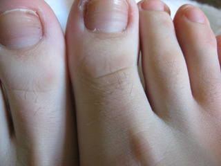 Amanda Palmer feet photo 11