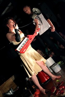 Amanda Palmer feet photo 9