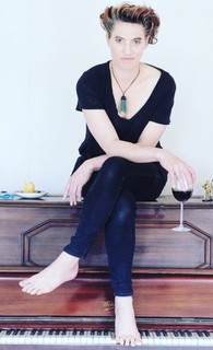 Amanda Palmer feet photo 12