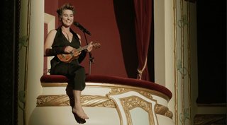 Amanda Palmer feet photo 5