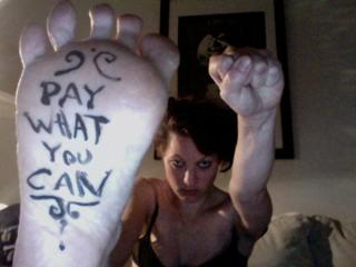 Amanda Palmer feet photo 1