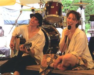 Amanda Palmer feet photo 3