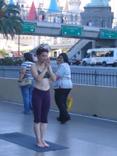 Amanda Palmer feet photo 1