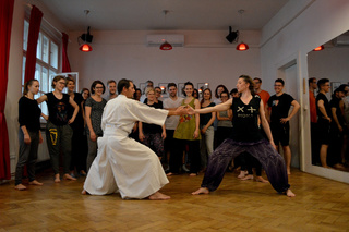 Amanda Palmer feet photo 8