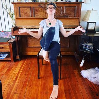 Amanda Palmer feet photo 9