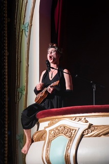 Amanda Palmer feet photo 20