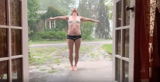 Amanda Palmer feet photo 2
