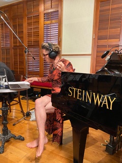 Amanda Palmer feet photo 19