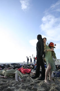 Amanda Palmer feet photo 12